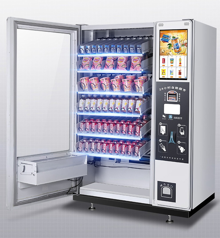 Selbstbedienungsmaschine für Flughäfen mit Reiseangeboten - freundliche Snacks und Getränke
