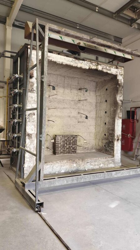 ISO 834-konforme vertikale Feuerbeständigkeitstestöfen mit 1200 °C Temperatur und modularer Konstruktion
