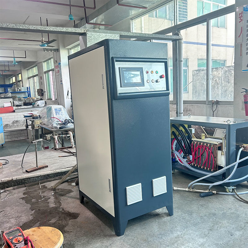 30KW Hochfrequenz-Induktionsheizmaschine Einfache Bedienung Kupferrohr-Draht-Schweiß-Induktionsheizung 220V Neues PLC-Lager