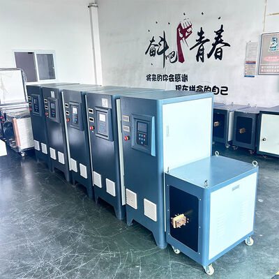 Automatische Induktionsheizmaschine für das Brazen von Kupferrohren 220V Einfach zu bedienen mit Kernkomponenten PLC-Getriebe Lager